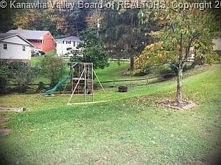 3rd image of 632 Gordon Dr