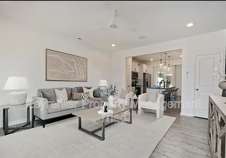 1729 Granby Heights Dr — Photo 6