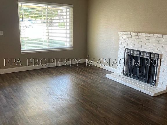 3rd image of 1495 Cypress Dr