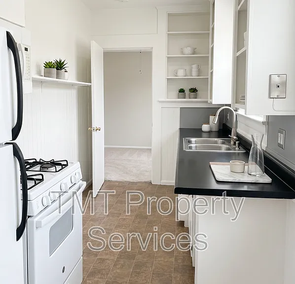 719 19th St #1 — Photo 15