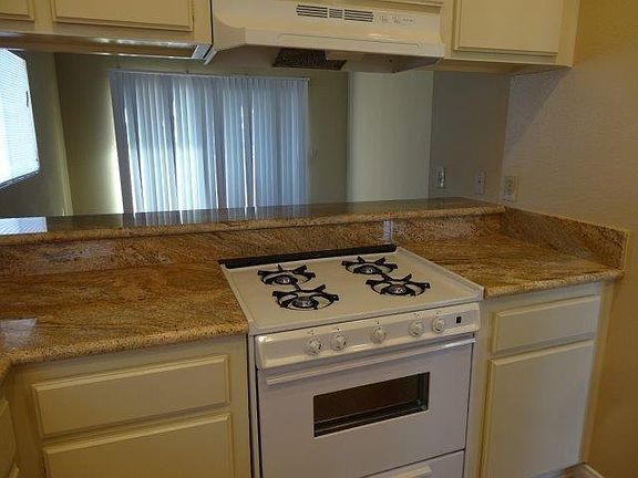 4th image of 430 Gaviota Ave APT 305