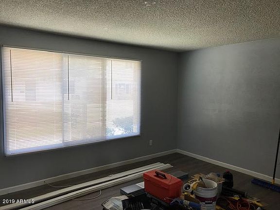 3rd image of 1528 W Campbell Ave