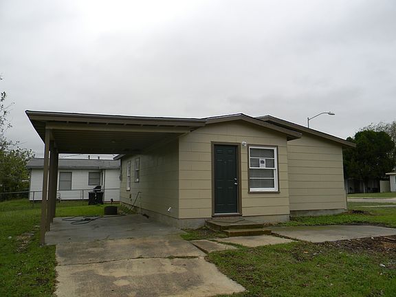 2nd image of 2501 Lucas Dr