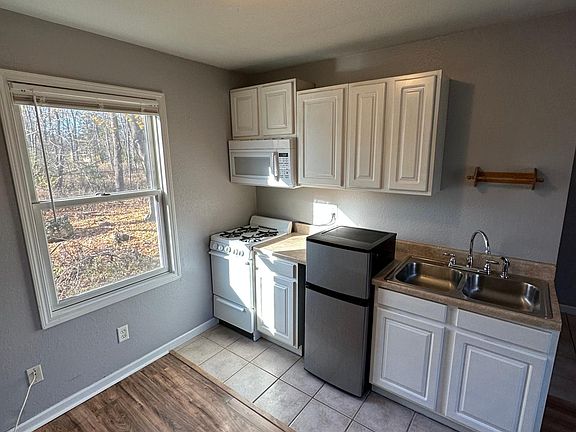3rd image of 8880 Main St APT 4