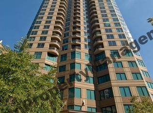 400 N La Salle Dr APT 4105, Chicago, IL 60654