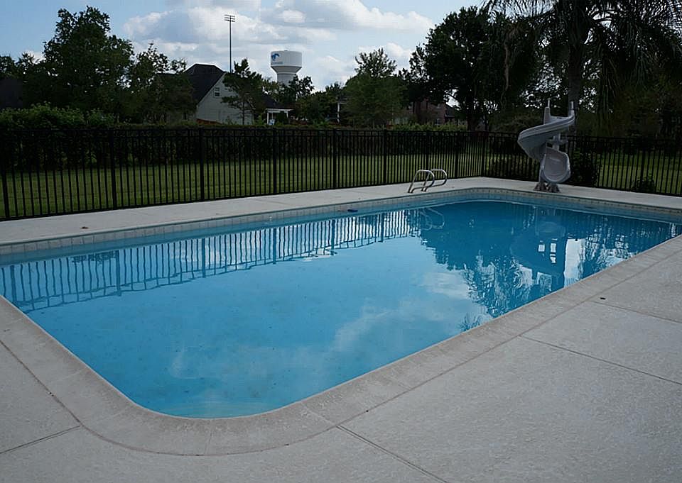 1st image of 1013 Falling Leaf Dr