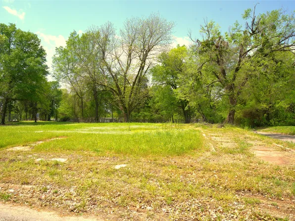 445 5th St NE, Paris, TX 75460