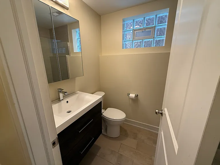 1110 N Christiana Ave — Photo 21