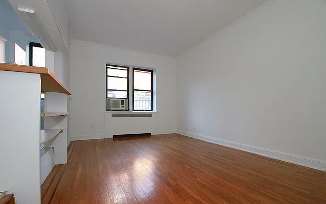 Rented by City Connections Realty | media 2