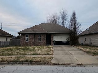 4021 W Ridgeview St, Battlefield, MO 65619