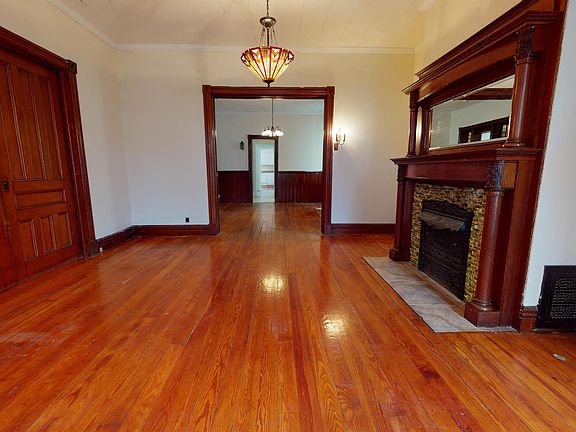 3rd image of 9 Woodlawn Ave #1