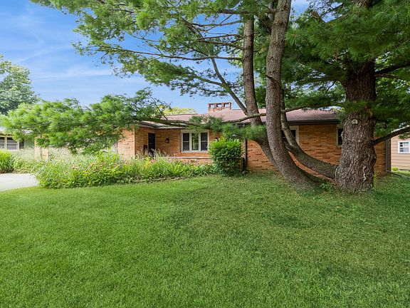 3rd image of 1819 Bel Air Dr