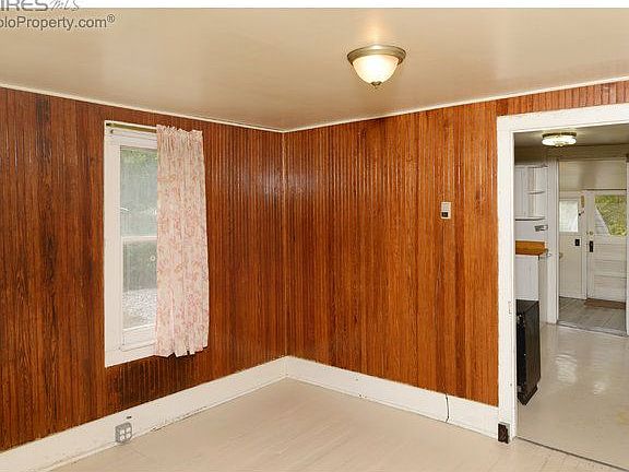 4th image of 544 E 11th St
