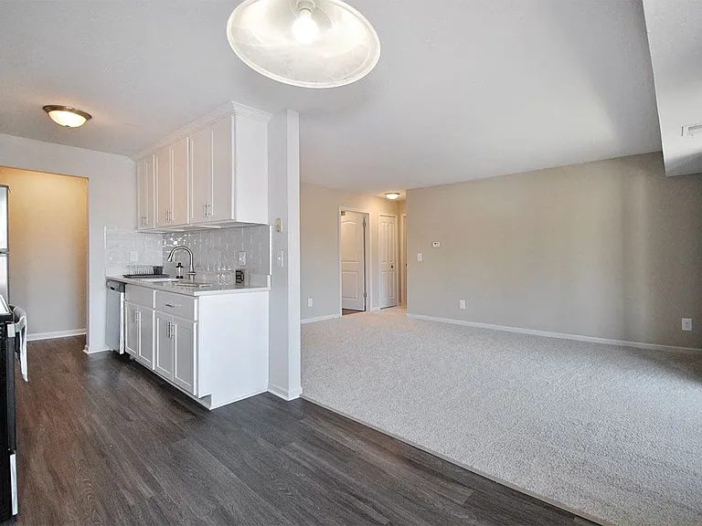 Canterbury Park Apartments — Photo 10