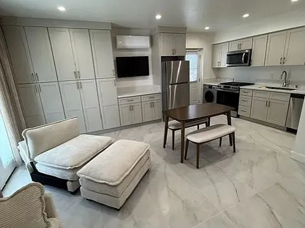 29082 Madrid Pl, Castaic, CA 91384