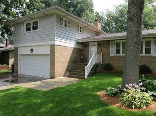 879 Delaware Ave, Akron, OH