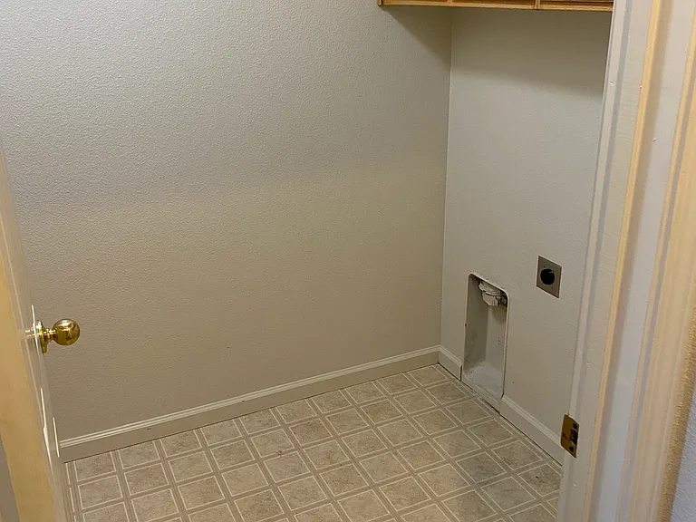 1918 Central Ave #1918 — Photo 3