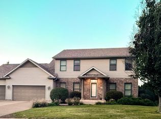 102 E Sapphire Ln, Long Grove, IA 52756