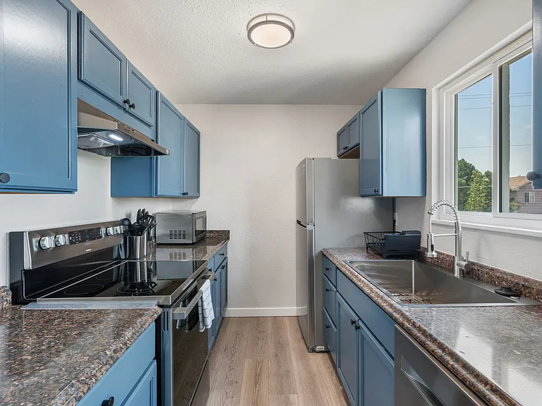 4310 Loomis Ave #4 — Photo 12