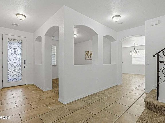 3rd image of 520 Gomez Rd