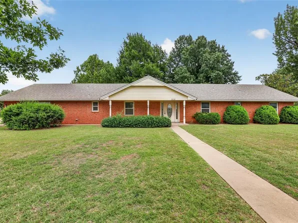 1508 N Jackson St, Edmond, OK 73034
