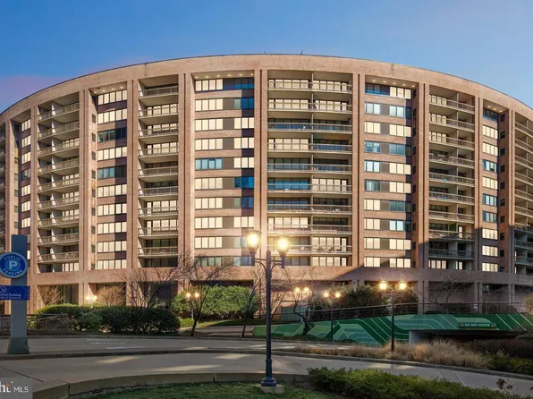 1805 Crystal Dr APT 511S, Arlington, VA 22202