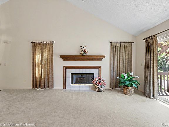 3rd image of 1 Cornell Ct