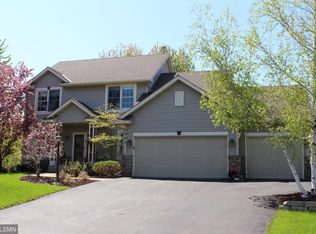 3943 Arlington Dr, Woodbury, MN 55129