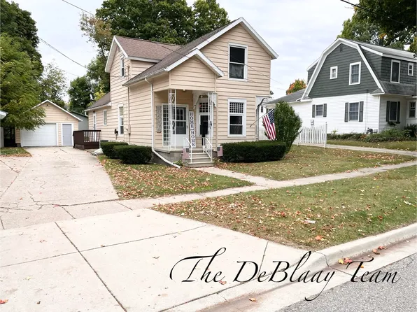 444 Pleasant St, Ionia, MI 48846
