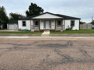 530 S Lane St, Dighton, KS 67839