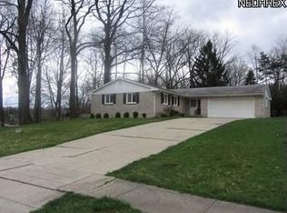 160 E Garwood Dr, Tallmadge, OH