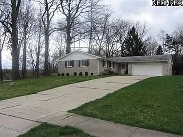 160 E Garwood Dr photo 1