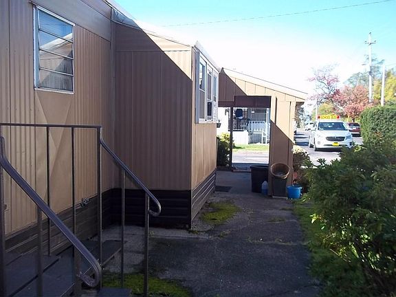 4th image of 131 Washington St Trailer 52