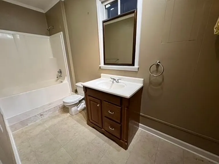 1621 W Saint Mary Blvd — Photo 5