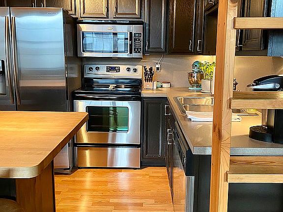 5th image of 940 Monroe Ave NW Unit 122
