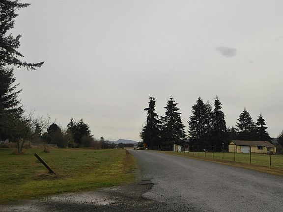 4th image of 5008 180th Way SW