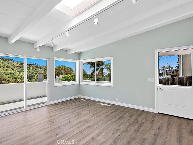 1435 Bluebird Canyon Dr — Photo 8