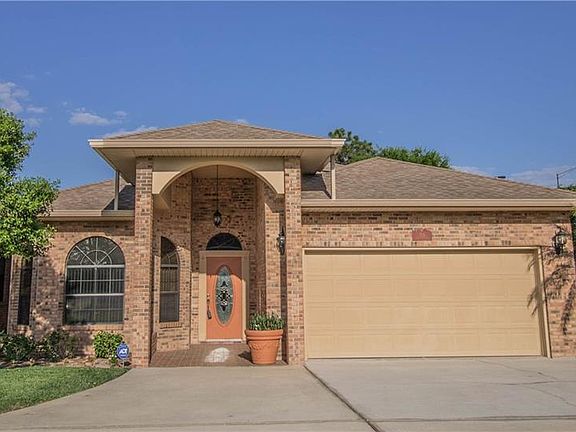 2nd image of 709 Martinique Cir