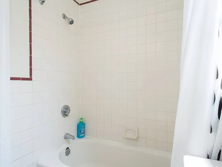58 Queensberry St #21 — Photo 21