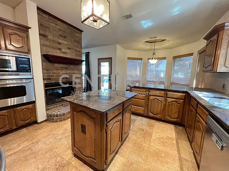 3316 Camden Dr — Photo 8