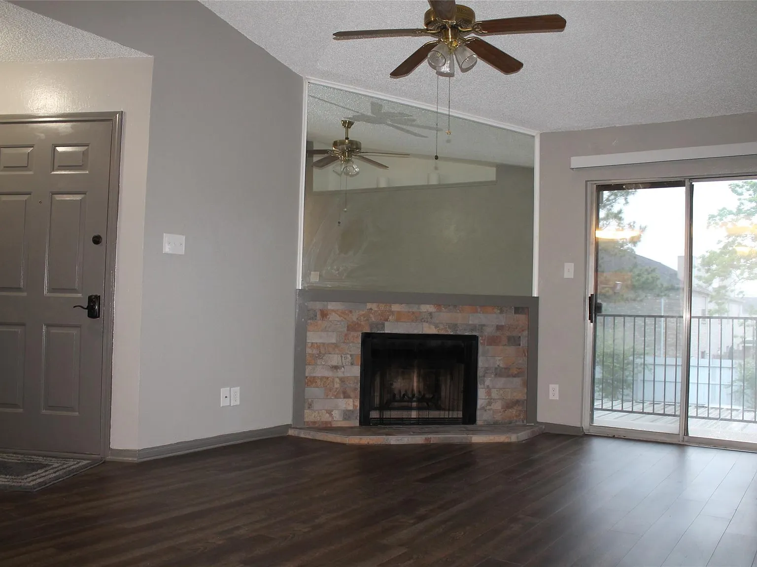 1 bed, 1.0 bath, 680 sqft, $1,100 — Photo 3