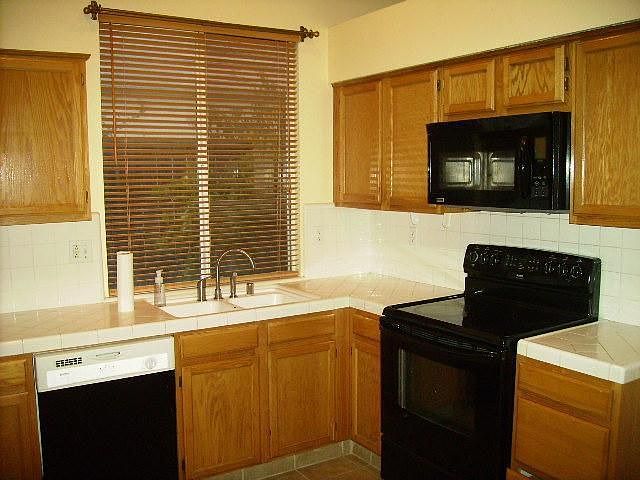 1st image of 7661 N Baird Ave
