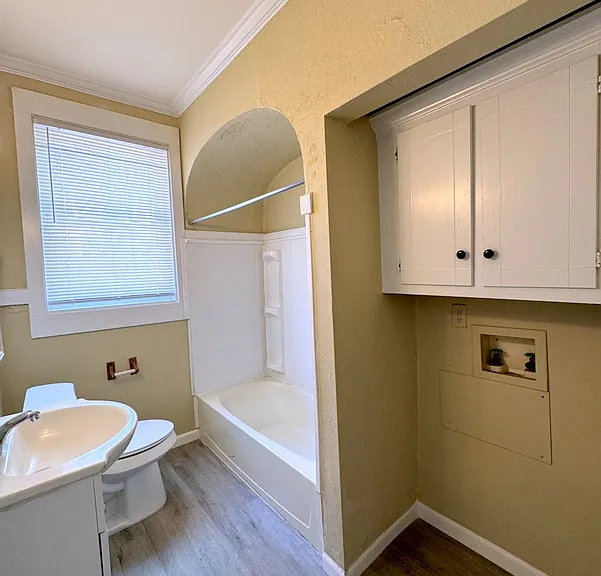1491 Watson St — Photo 7