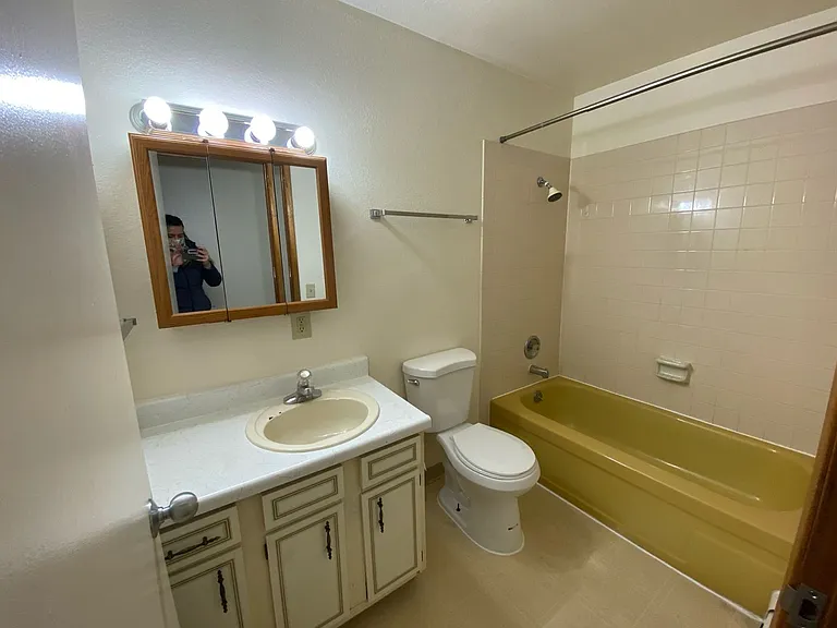 8055 Jewel Lake Rd — Photo 4