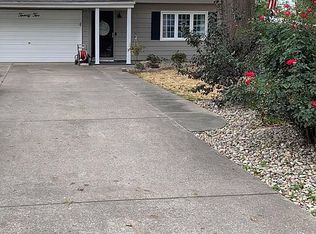 22 Oak Park Dr W, Centralia, IL