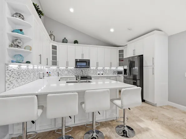 5460 Eagle Lake Drive #72b, Palm Beach Gardens, FL 33418