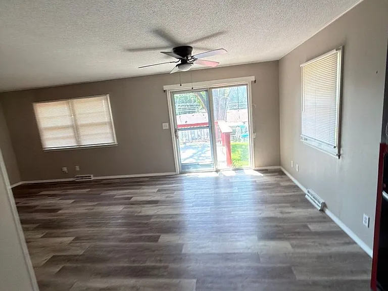 8706 NE Boone St — Photo 1