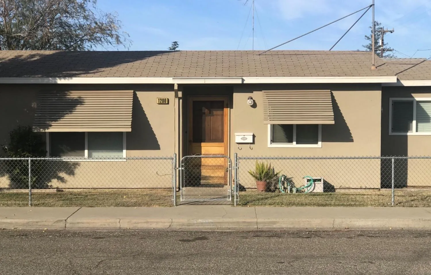 1200 Pleasanton Pl photo 1