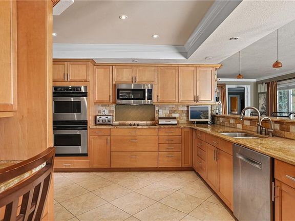 5th image of 4205 Winderlakes Dr