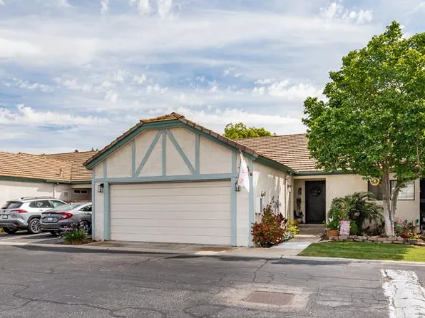 445 Quill Ln, Clovis, CA 93612